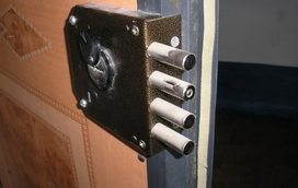 Замена замков в дверях Эльбор - 1